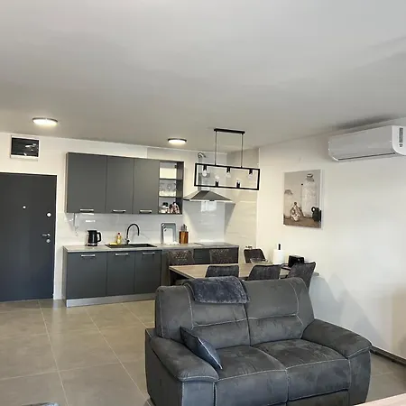 Dc Executive Lägenhet Novi Sad